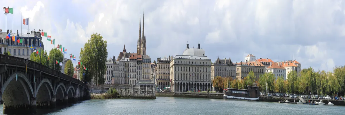 Image Fabricant abri de piscine Bayonne