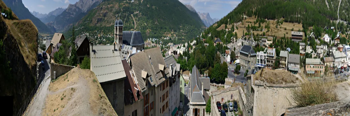 Image Fabricant abri de piscine Briançon