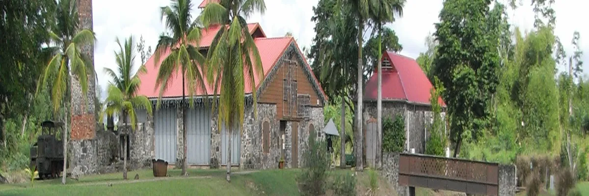 Image Fabricant abri de piscine Martinique